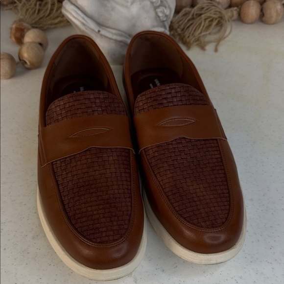 Van Heusen Men's Tan Woven Loafer’s size 10.5 - Picture 2 of 10